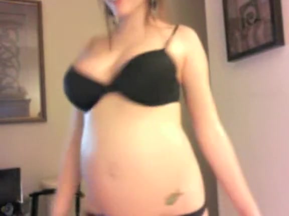 Pregnant and shaking sexy my butt