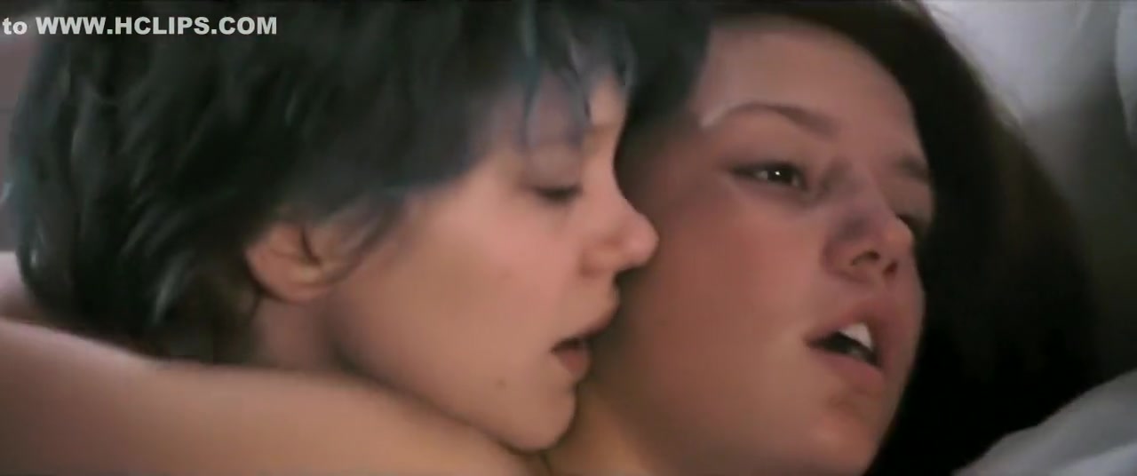 Adele Exarchopoulos and L'a Seydoux lesbian scene