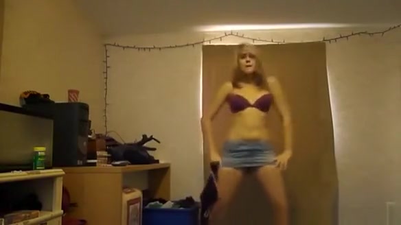 Blonde Dance And Strip