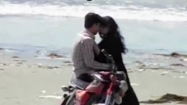 Karachi Couple At Beach