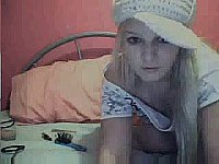 18yr Old shows pink pussy on webcam