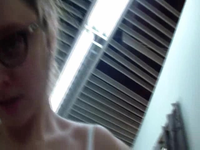 Quick blowjob in changing room