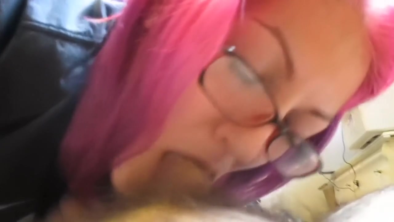 Pink Haired Girlfriend cum in mouth!