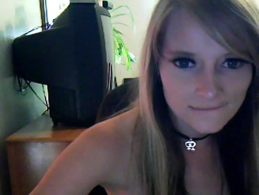 Blonde teen lengthy webcam show