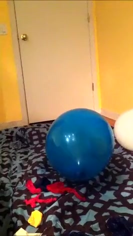 Playing 16'' balloons