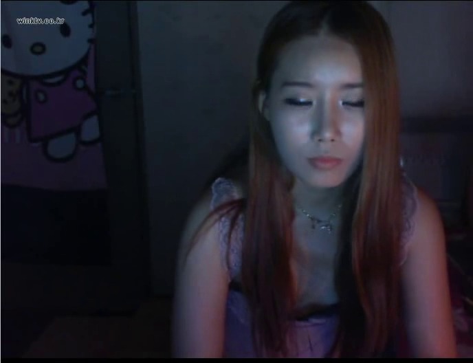 Pretty Asian babe webcam video