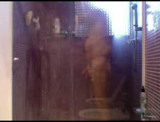 Midst Age Pair Fucking in the Shower