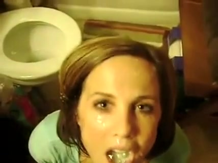 Breathtaking GF consumes collected cum during the time that getting a facial
