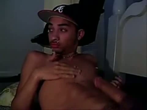 Cocky gay dude masturbates on cam
