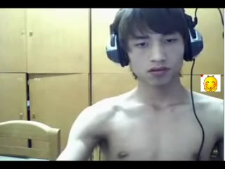 Korean showing me his sexy body