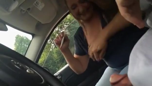 Streetslut gives me a 'smoke' blowjob on hidden cam in the car
